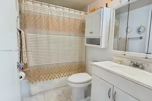 1040 NW 80th Ave, Margate, FL 33063 - Photo 14