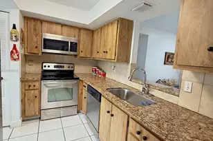 1040 NW 80th Ave, Margate, FL 33063 - Photo 8