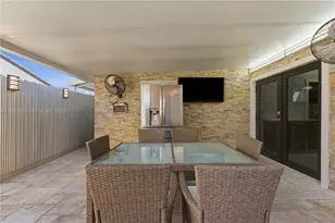 3355 W 68th St, Hialeah, FL 33018 - Photo 18