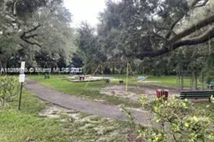 9441 Live Oak Pl, Davie, FL 33324 - Photo 20