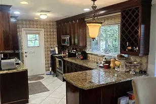 1211 NE 27th Ave, Pompano Beach, FL 33062 - Photo 10