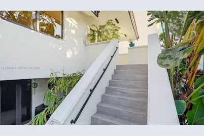 2000 S Bayshore Dr #24, Miami, FL 33133 - Photo 6