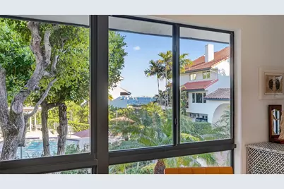 2000 S Bayshore Dr #24, Miami, FL 33133 - Photo 18