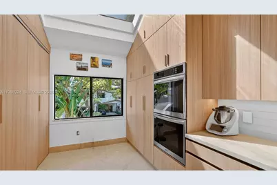 2000 S Bayshore Dr #24, Miami, FL 33133 - Photo 30