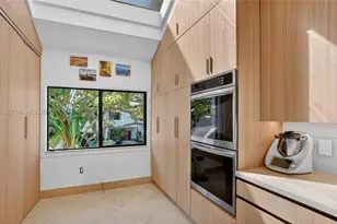 2000 S Bayshore Dr, Miami, FL 33133 - Photo 30