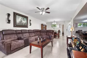 9420 S Hollybrook Lake Dr, Pembroke Pines, FL 33025 - Photo 24