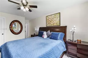 9420 S Hollybrook Lake Dr, Pembroke Pines, FL 33025 - Photo 30