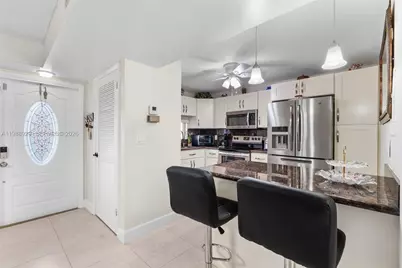 9420 S Hollybrook Lake Dr #206, Pembroke Pines, FL 33025 - Photo 1