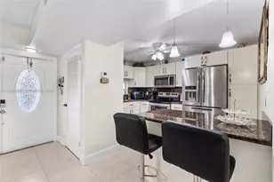 9420 S Hollybrook Lake Dr, Pembroke Pines, FL 33025 - Photo 1