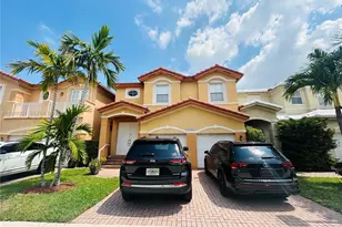 10963 NW 87th Ln, Doral, FL 33178 - Photo 2