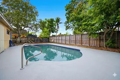 841 SW 55th Ave, Margate, FL 33068 - Photo 14