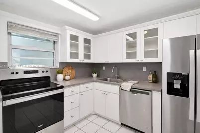 1428 Euclid Ave #404, Miami Beach, FL 33139 - Photo 8