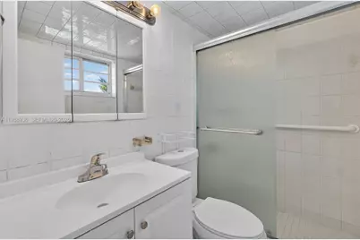 1428 Euclid Ave #404, Miami Beach, FL 33139 - Photo 12