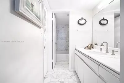 9 Island Ave #2410, Miami Beach, FL 33139 - Photo 12