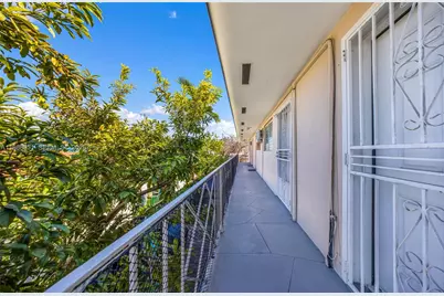 605 NW 34th Ave, Miami, FL 33125 - Photo 12