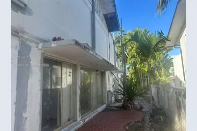 1977 NE 119th Rd, North Miami, FL 33181 - Photo 2