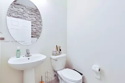 9015 NW 183rd St, Hialeah, FL 33018 - Photo 8