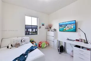 9015 NW 183rd St, Hialeah, FL 33018 - Photo 24