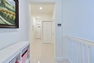 9015 NW 183rd St, Hialeah, FL 33018 - Photo 28