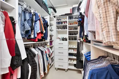 9015 NW 183rd St, Hialeah, FL 33018 - Photo 26