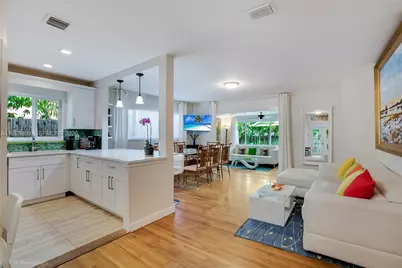 113 SW 2nd St, Hallandale Beach, FL 33009 - Photo 2