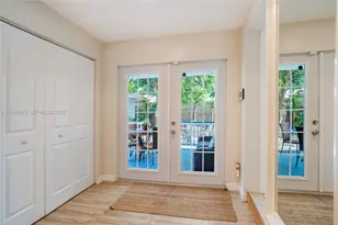113 SW 2nd St, Hallandale Beach, FL 33009 - Photo 14