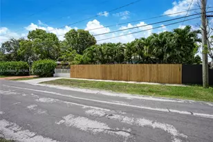 113 SW 2nd St, Hallandale Beach, FL 33009 - Photo 28
