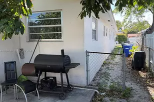 15961 NE 18th Pl, North Miami Beach, FL 33162 - Photo 10