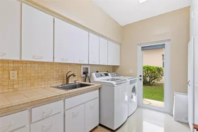 10091 NW 7th St, Plantation, FL 33324 - Photo 30