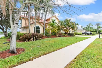 10091 NW 7th St, Plantation, FL 33324 - Photo 2
