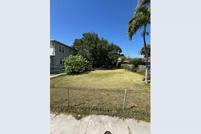 267 NW 31st St, Miami, FL 33127 - Photo 6