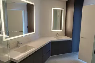 851 NE 1st Ave, Miami, FL 33132 - Photo 4