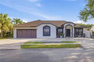 1010 SW 149th Ln, Sunrise, FL 33326 - Photo 2