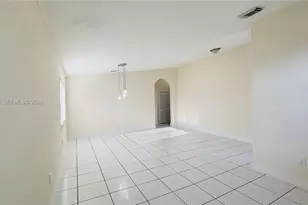 16605 SW 90th St, Miami, FL 33196 - Photo 2