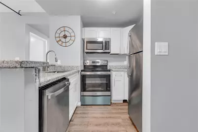 185 SE 14th Ter #1611, Miami, FL 33131 - Photo 2