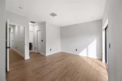 122 NW 5th Ave, Hallandale Beach, FL 33009 - Photo 14