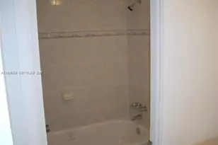 1351 NE Miami Gardens Dr, Miami, FL 33179 - Photo 12