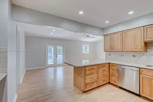 15216 N 85th Ave N, Palm Beach Gardens, FL 33418 - Photo 2