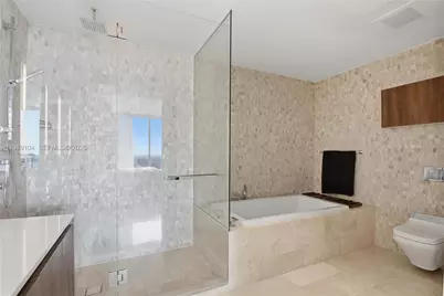 88 SW 7th St #2404, Miami, FL 33131 - Photo 8