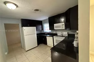 2220 NE 3rd Ave, Pompano Beach, FL 33060 - Photo 8