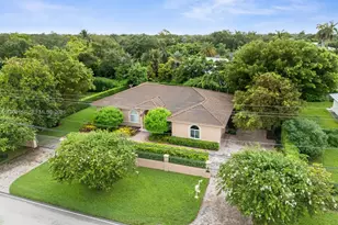 10621 SW 77th Ave, Pinecrest, FL 33156 - Photo 2