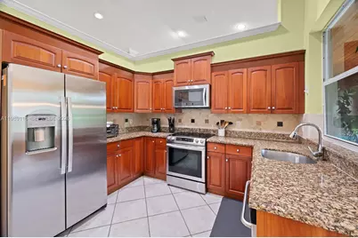 10621 SW 77th Ave, Pinecrest, FL 33156 - Photo 16