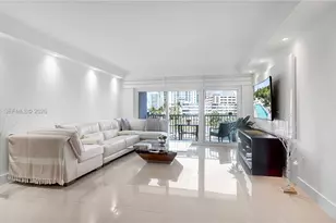 300 Bayview Dr, Sunny Isles Beach, FL 33160 - Photo 12