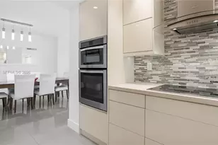 300 Bayview Dr, Sunny Isles Beach, FL 33160 - Photo 8