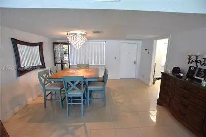 3800 Oaks Clubhouse Dr #309, Pompano Beach, FL 33069 - Photo 10