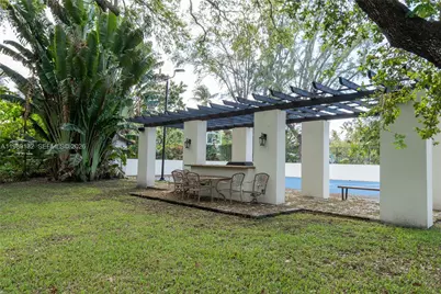 5005 Lakeview Dr, Miami Beach, FL 33140 - Photo 4