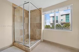 7700 Collins Ave, Miami Beach, FL 33141 - Photo 16