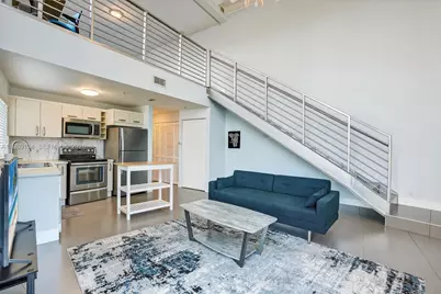 7700 Collins Ave #1, Miami Beach, FL 33141 - Photo 2