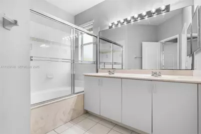 2302 NE 37th Ter #2302, Homestead, FL 33033 - Photo 8