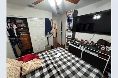 7632 NW 166th Ter, Hialeah, FL 33015 - Photo 12